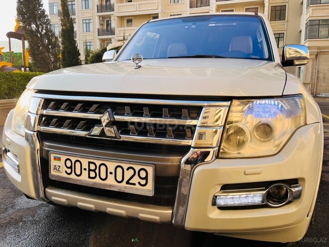 Mitsubishi Pajero 2011, 127,000 km - 3.5 л - Bakı
