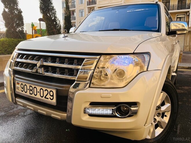 Mitsubishi Pajero 2011, 127,000 km - 3.5 л - Bakı