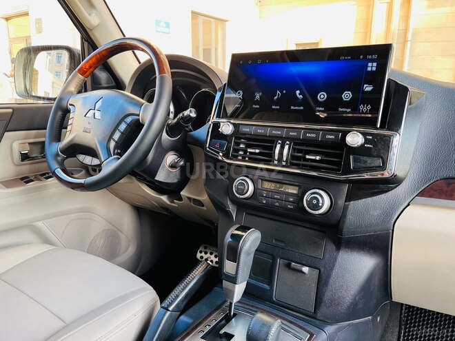 Mitsubishi Pajero 2011, 127,000 km - 3.5 л - Bakı