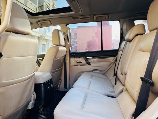 Mitsubishi Pajero 2011, 127,000 km - 3.5 л - Bakı