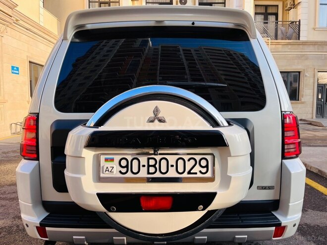 Mitsubishi Pajero 2011, 127,000 km - 3.5 л - Bakı