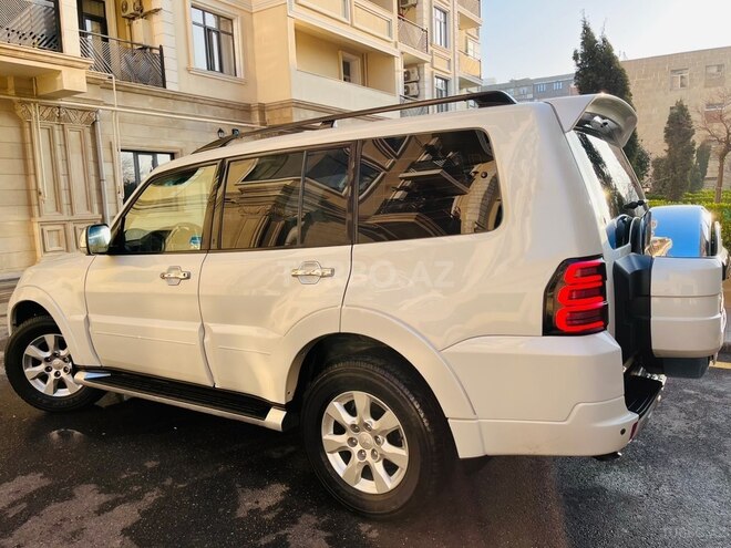 Mitsubishi Pajero 2011, 127,000 km - 3.5 л - Bakı