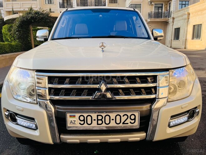Mitsubishi Pajero 2011, 127,000 km - 3.5 л - Bakı