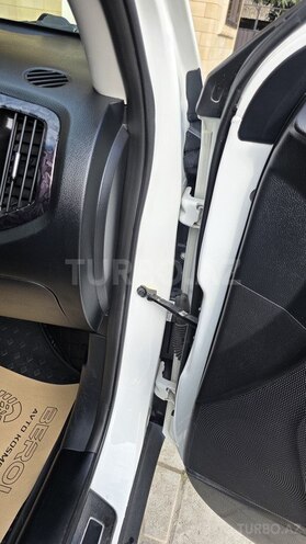 Kia Sportage 2012, 93,000 km - 2.4 l - Qax