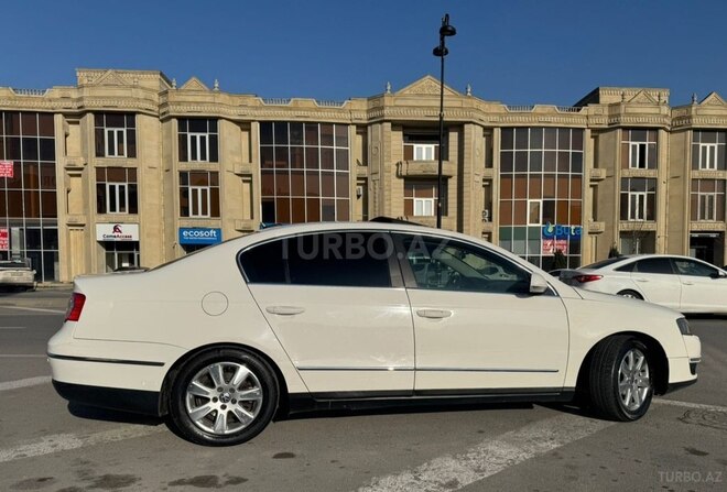 Volkswagen Passat 2005, 220,345 km - 2.0 л - Bakı