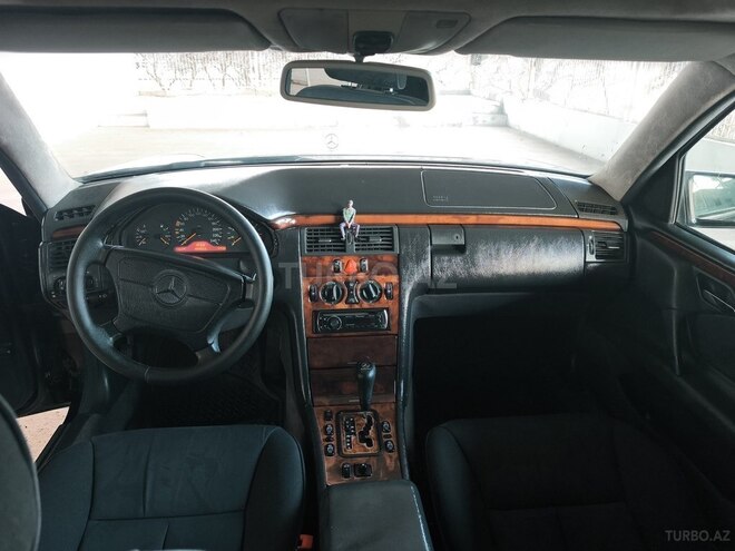 Mercedes E 240 1998, 400,000 km - 2.4 l - Hacıqabul
