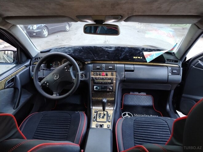 Mercedes E 240 1999, 345,689 km - 2.4 л - Gəncə