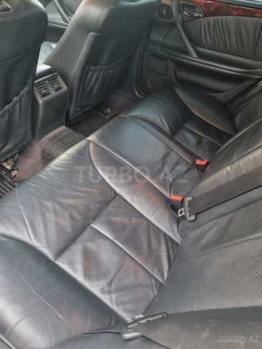 Mercedes E 240 2001, 443,000 km - 2.4 l - Bakı