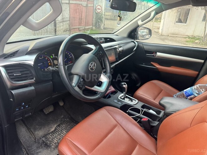 Toyota Hilux 2019, 218,000 km - 2.4 l - Bakı