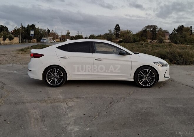 Hyundai Avante 2015, 197,000 km - 1.6 l - Sumqayıt