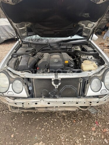 Mercedes E 240 1999, 265,355 km - 2.4 l - Ağstafa