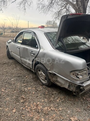 Mercedes E 240 1999, 265,355 km - 2.4 l - Ağstafa