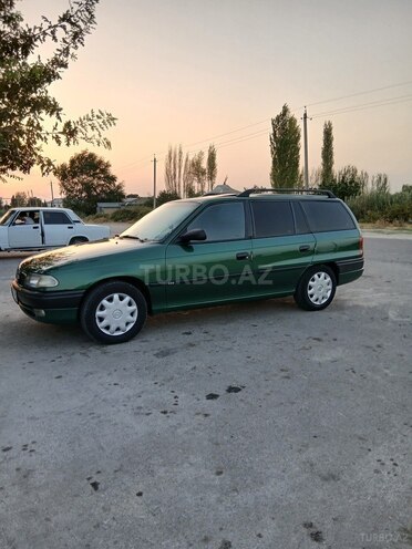 Opel Astra 1995, 300,000 km - 1.6 l - Yevlax