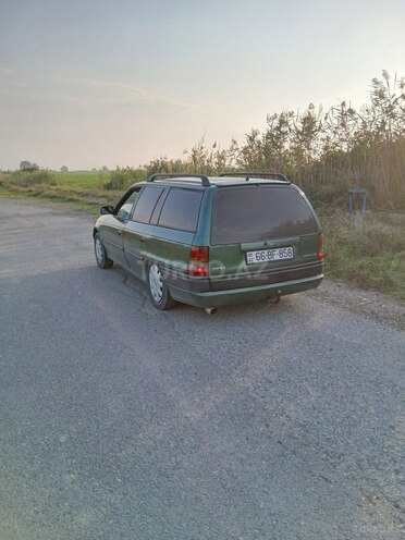 Opel Astra 1995, 300,000 km - 1.6 l - Yevlax