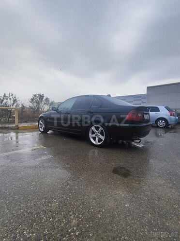 BMW 318-8