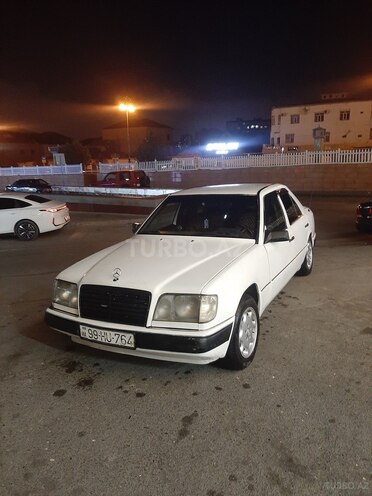 Mercedes E 220 1993, 366,400 km - 2.2 l - Bakı