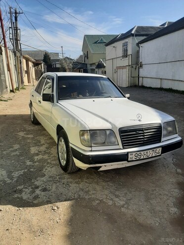 Mercedes E 220 1993, 366,400 km - 2.2 l - Bakı
