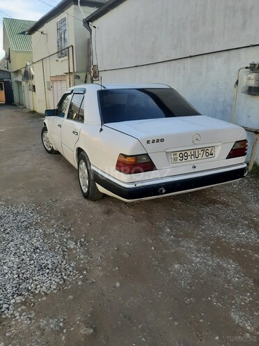 Mercedes E 220 1993, 366,400 km - 2.2 l - Bakı