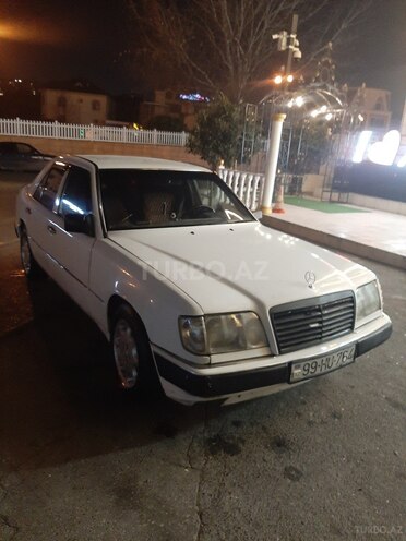 Mercedes E 220 1993, 366,400 km - 2.2 l - Bakı