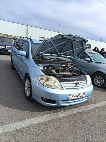 Toyota Corolla 2005, 276,847 km - 1.4 l - Saatlı