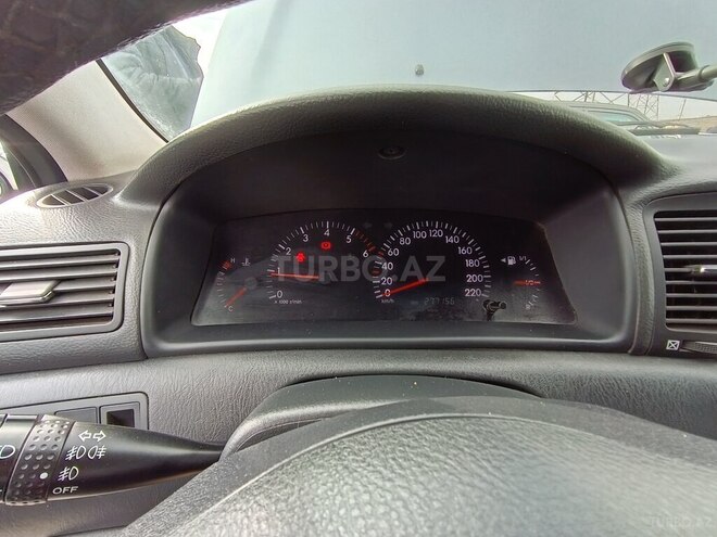 Toyota Corolla 2005, 276,847 km - 1.4 l - Saatlı