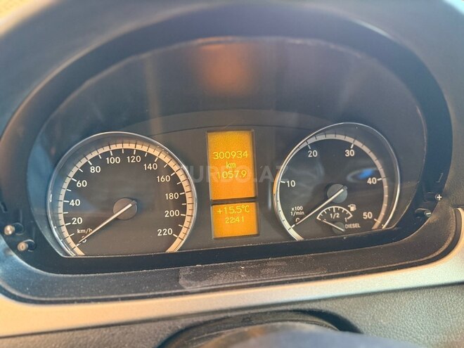 Mercedes Viano-6