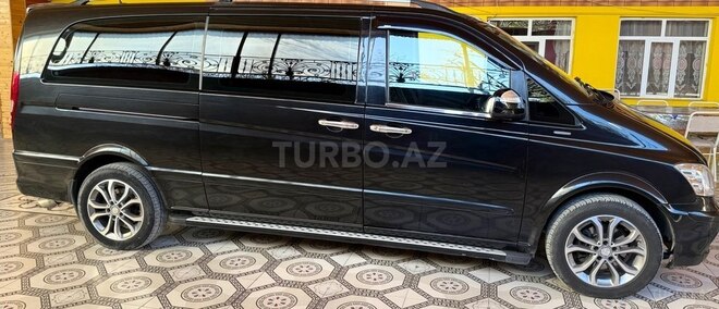 Mercedes Viano-5