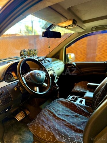 Mercedes Viano-4