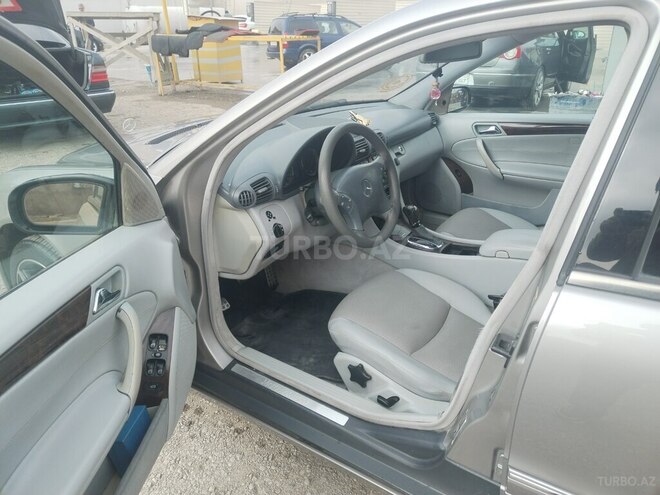 Mercedes C 240 2004, 232,149 km - 2.6 л - Sumqayıt