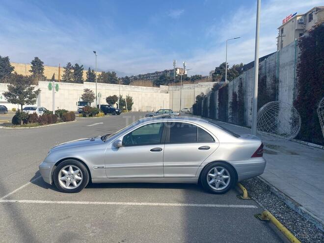 Mercedes C 200 2001, 393,452 km - 2.2 л - Bakı