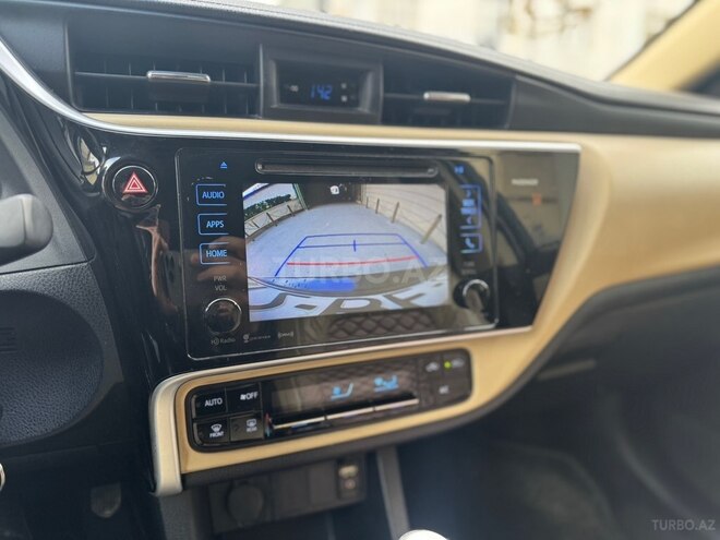 Toyota Corolla 2017, 82,000 km - 1.5 l - Bakı