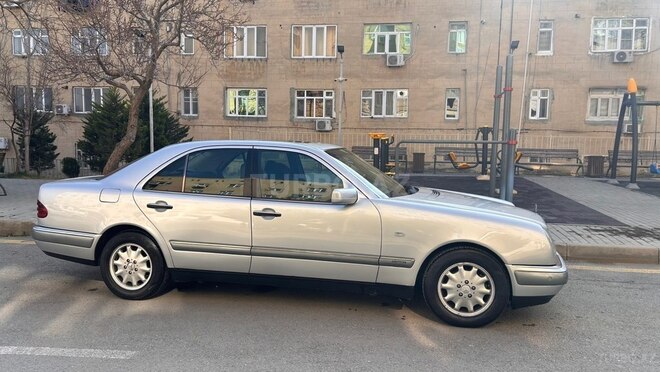 Mercedes E 220 1998, 665,000 km - 2.2 l - Bakı