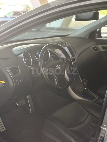 Hyundai Avante 2015, 240,000 km - 1.6 l - Bakı