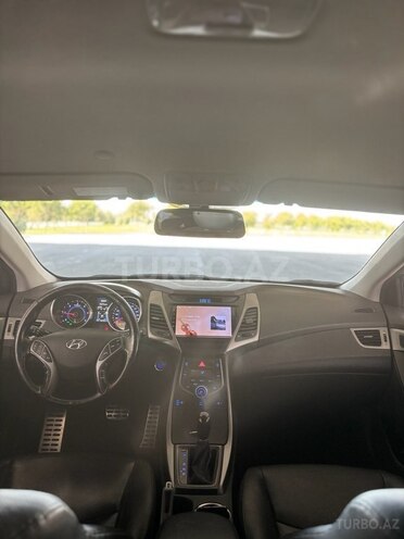 Hyundai Avante 2015, 240,000 km - 1.6 l - Bakı