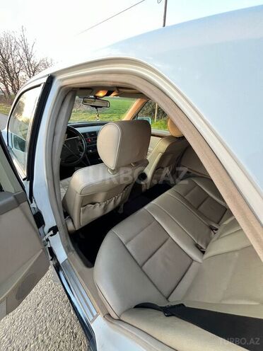 Mercedes C 230 1996, 340,000 km - 2.3 l - Masallı