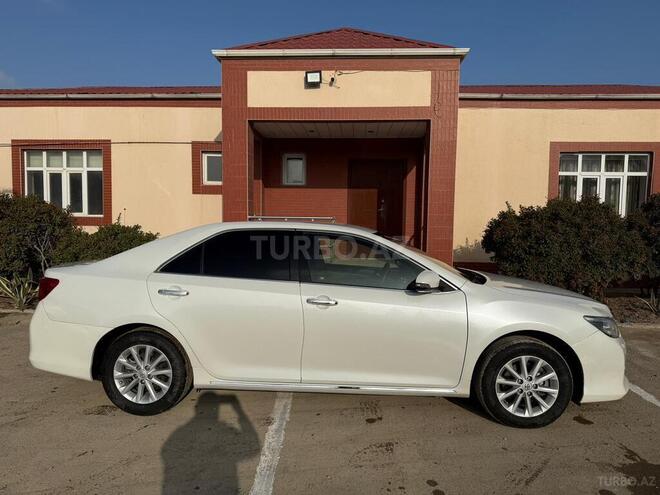 Toyota Camry-5