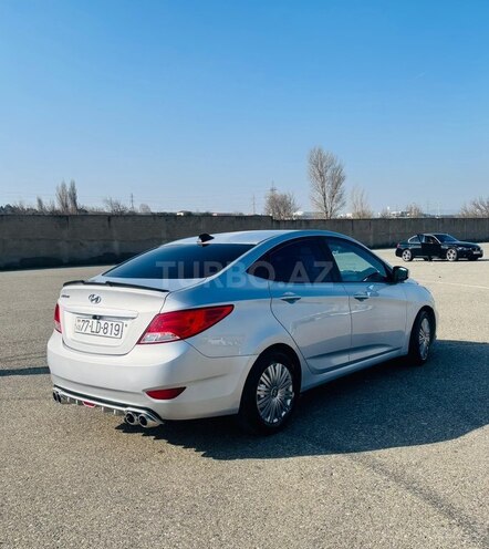 Hyundai Accent 2017, 129,105 km - 1.6 l - Bakı