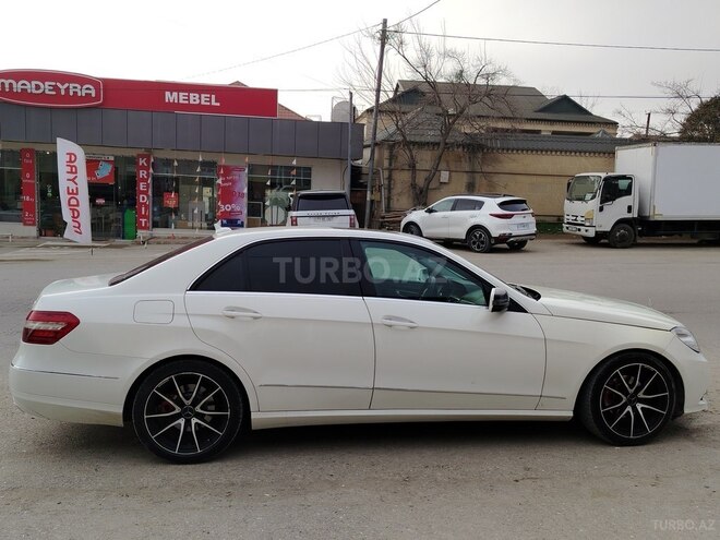 Mercedes E 220 2013, 305,000 km - 2.1 l - Bakı