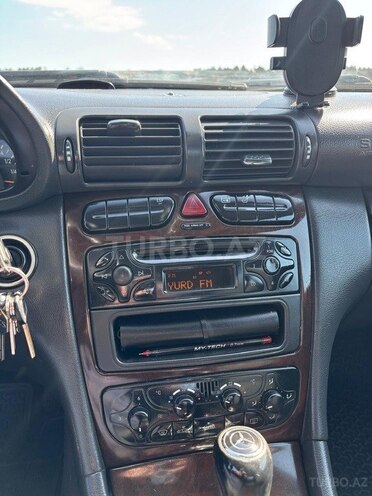 Mercedes C 220 2003, 289,000 km - 2.1 l - Bakı
