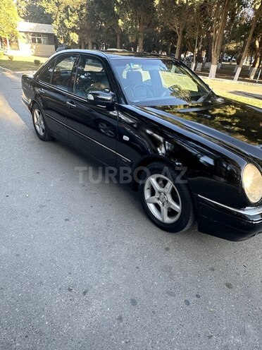 Mercedes E 280 1998, 550,000 km - 2.8 l - Sumqayıt