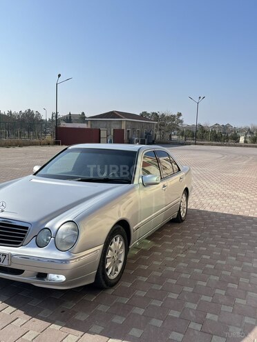 Mercedes E 220 1999, 210,933 km - 2.2 l - Şirvan