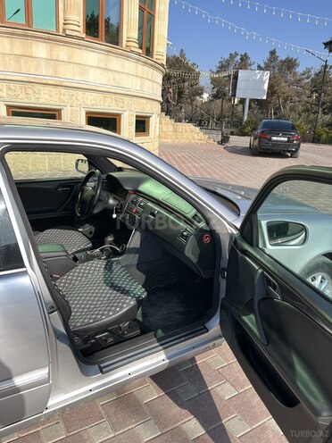 Mercedes E 220 1999, 210,933 km - 2.2 l - Şirvan