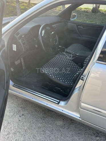 Mercedes E 220 1999, 210,933 km - 2.2 l - Şirvan