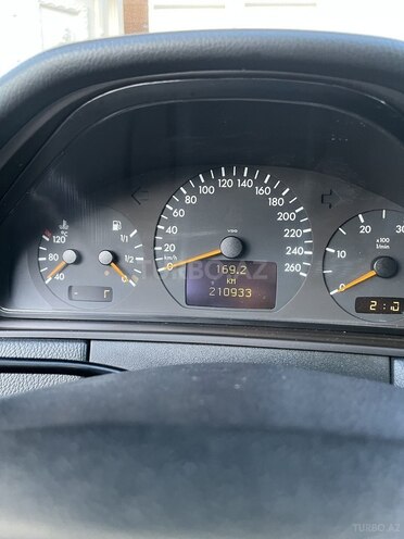 Mercedes E 220 1999, 210,933 km - 2.2 l - Şirvan