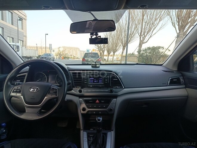 Hyundai Elantra 2018, 233,000 km - 2.0 л - Bakı