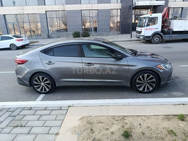 Hyundai Elantra 2018, 233,000 km - 2.0 л - Bakı