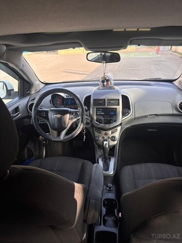 Chevrolet Aveo-10