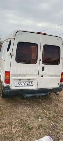 Ford Transit-5