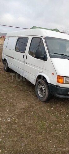 Ford Transit-8
