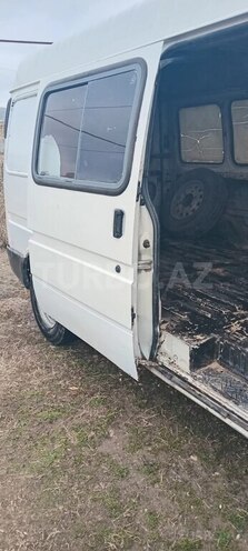 Ford Transit-12